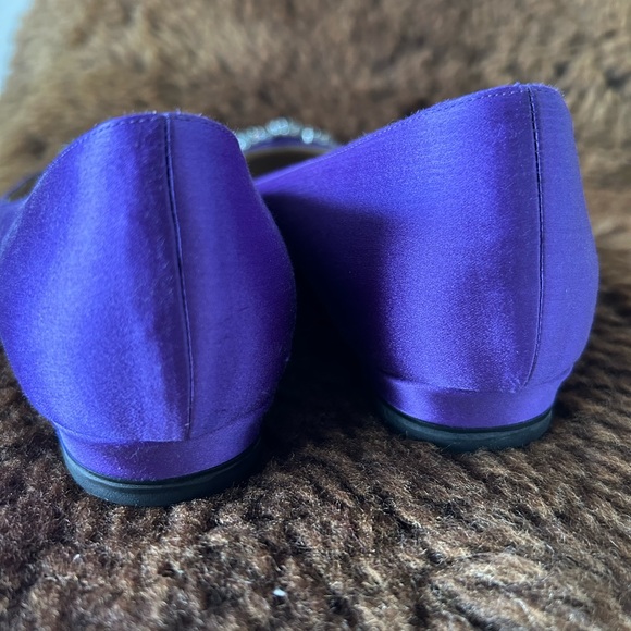 Manolo Blahnik Hangisi Satin Flats - Picture 10 of 13